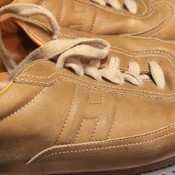 Hermes Tan Sneakers with Classic Design - Picture 2 of 8
